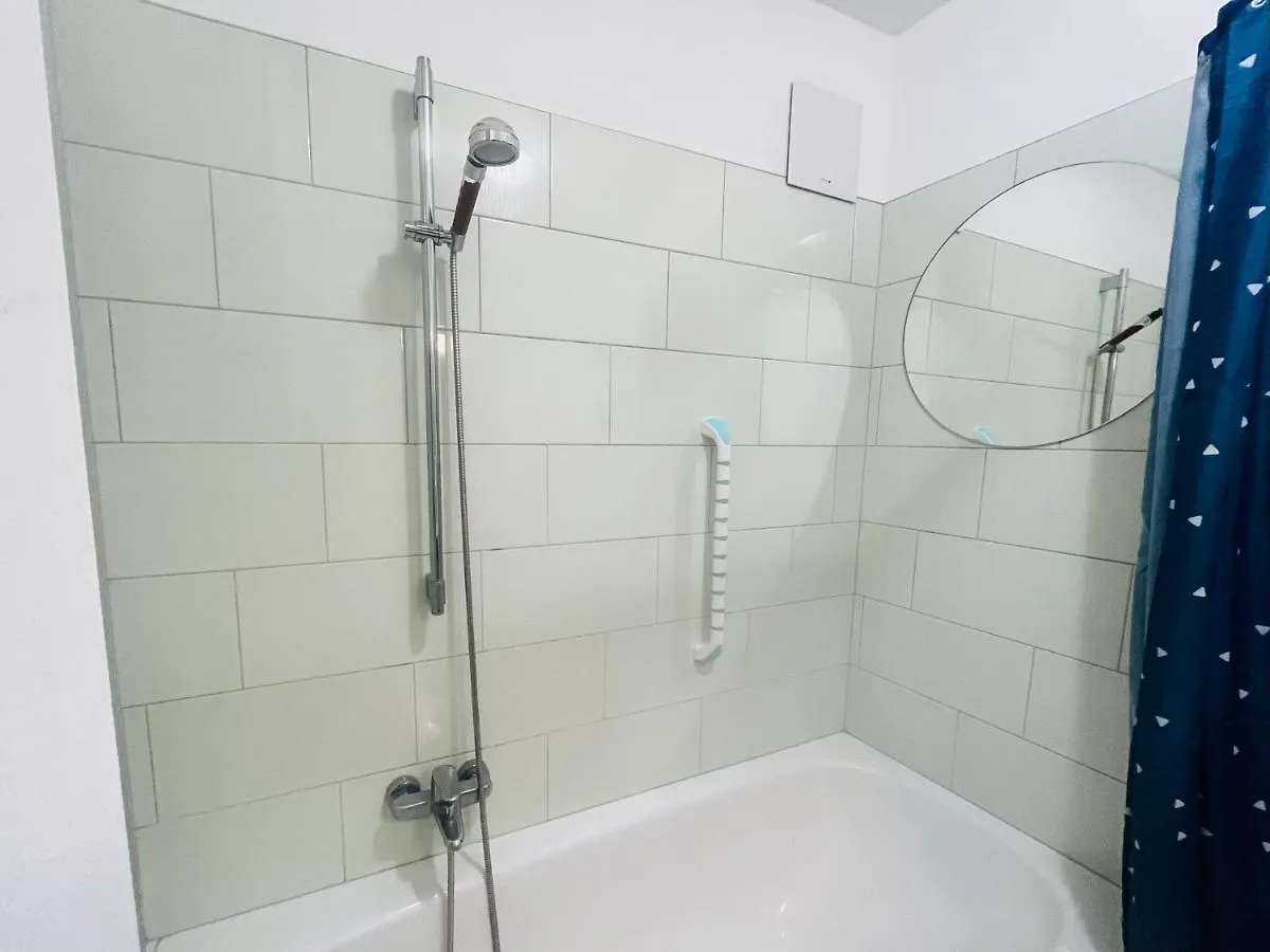 Luxembourg City - 70M2 - Easy Parking - Bus - 2 Tvs - Between City And Forest Apartment